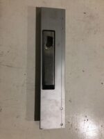 Venstre lås til aluminiumslem